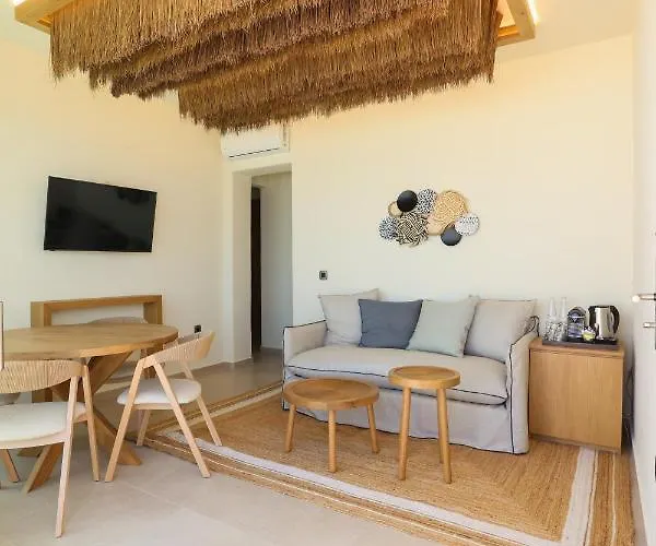 Life Aparthotel Tourlos