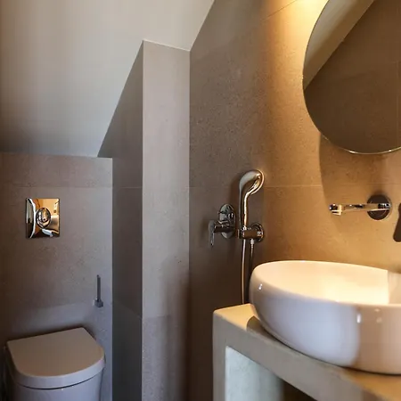 Life Aparthotel 4*