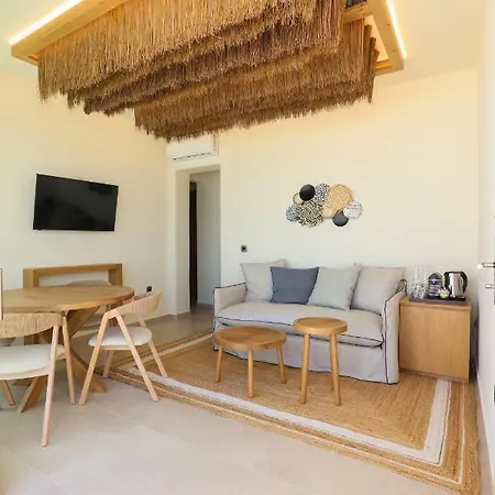 Life Aparthotel Tourlos